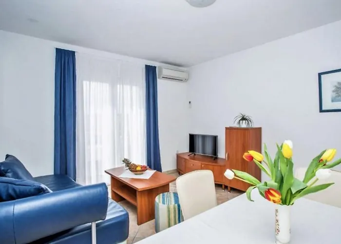 Macolic Rab Apartment *