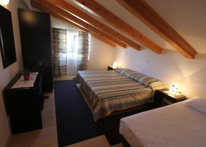 Macolic Rab Rab Town