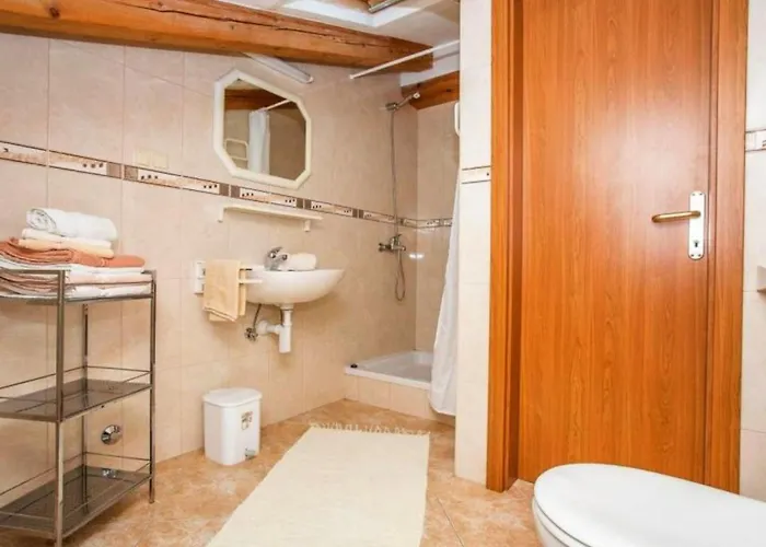 Macolic Rab Apartment