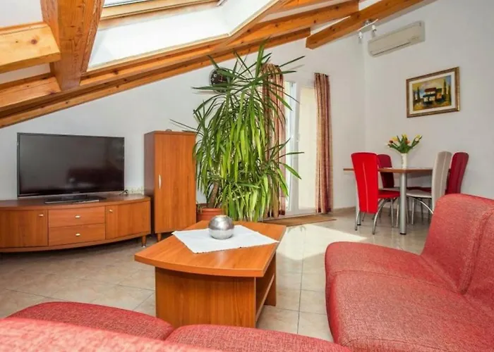 Macolic Rab Apartment