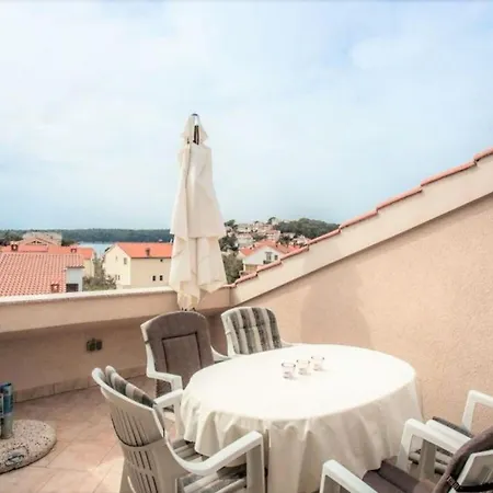 Macolic Rab Appartement *