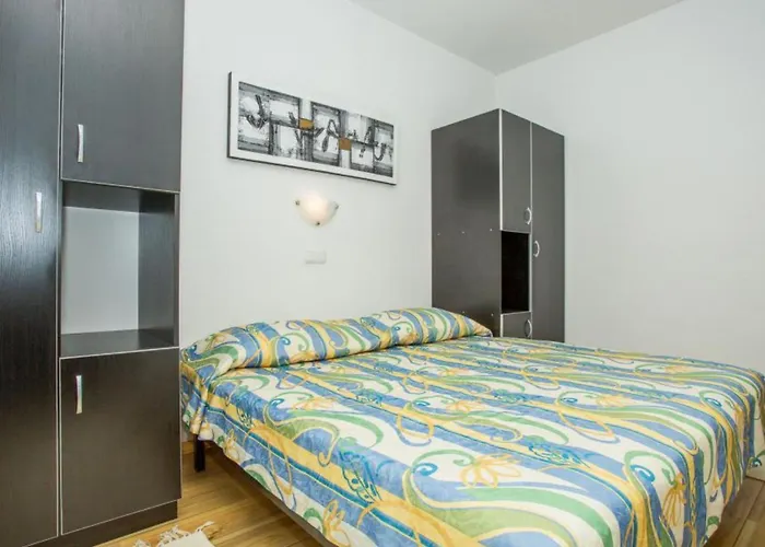 Macolic Rab *